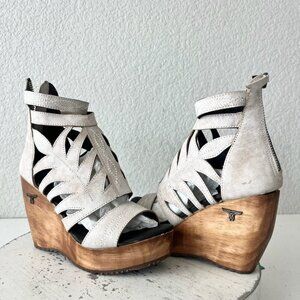 Lane Boots BECCA Wedges Womens Sz 5 Western Cowgirl White Wooden Heeled Sandals